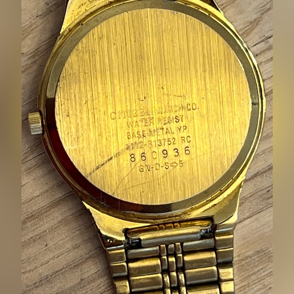 Citizen Men’s Watch Gold Round Dial, Bracelet, Hands, Markers, Date Window - Picture 10 of 13